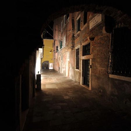 Calle De La Comare البندقية المظهر الخارجي الصورة